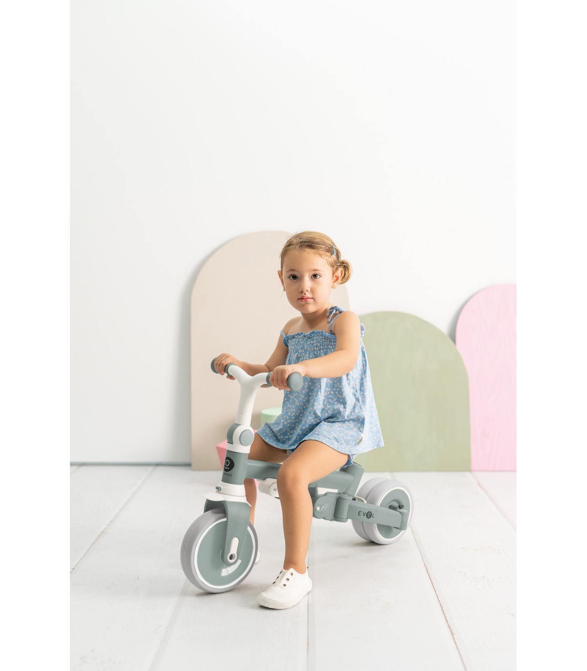 105699-TRICICLO MULTIFUNCION EVOL WHITE OLMITOS(1-0)-4